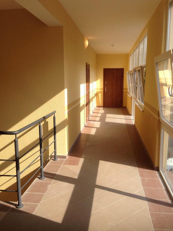 Gil Apartments, On Mynaiska 18 Oezjhorod Buitenkant foto