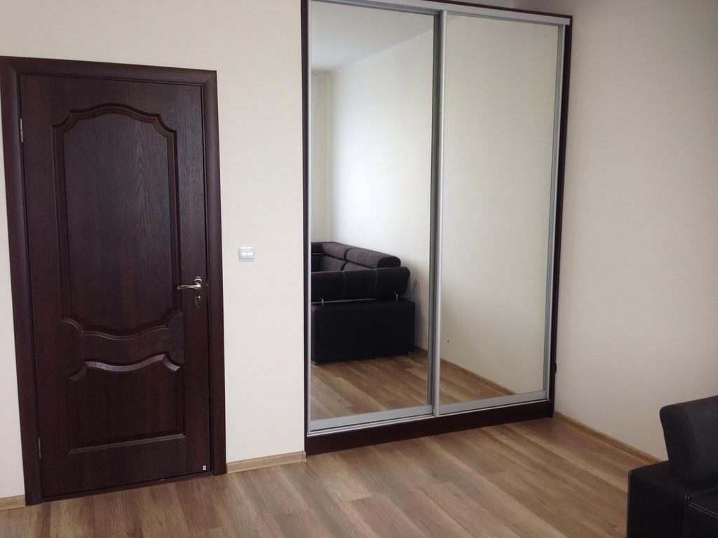 Gil Apartments, On Mynaiska 18 Oezjhorod Buitenkant foto