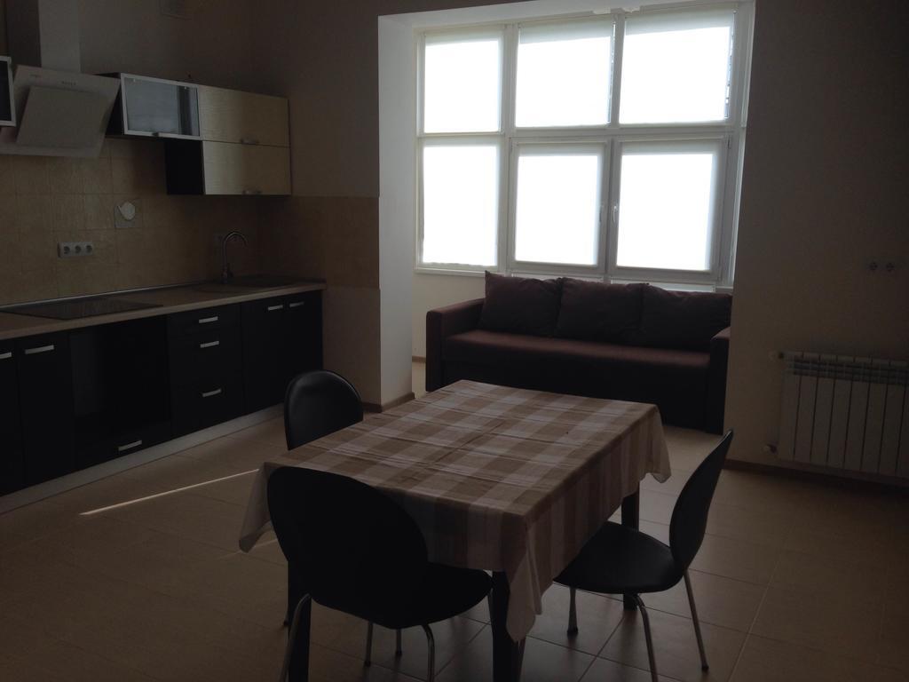 Gil Apartments, On Mynaiska 18 Oezjhorod Buitenkant foto