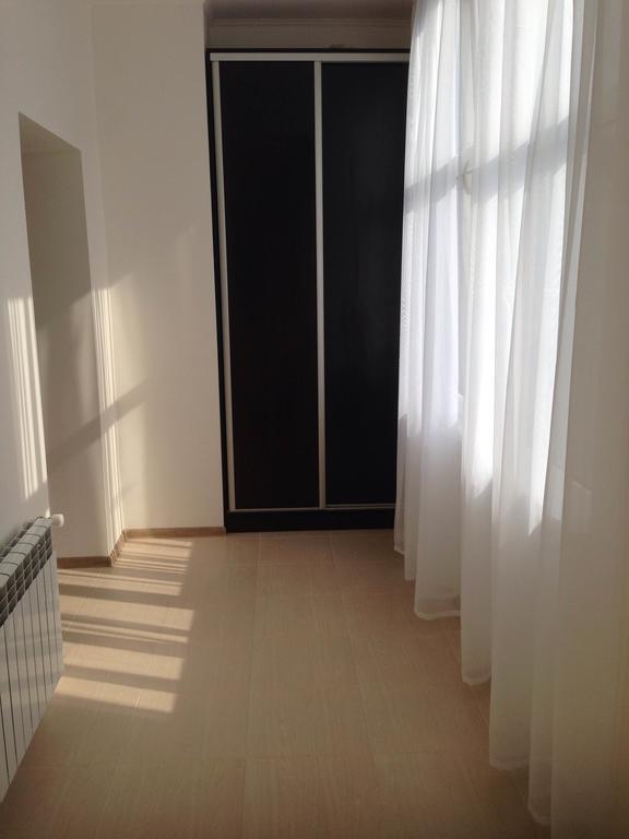 Gil Apartments, On Mynaiska 18 Oezjhorod Buitenkant foto